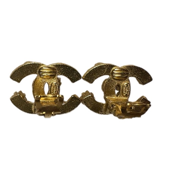 CHANEL Vintage CC earrings featuring multi-colored gemstones - Picture 6 of 7